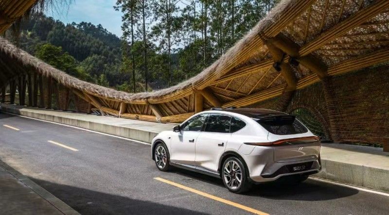 预算30万想买操控好的SUV，智己LS7值得推荐吗？