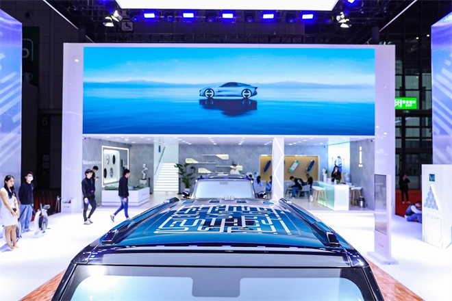 iCAR 03搭载太阳能充电系统，这才是真正的追光者！