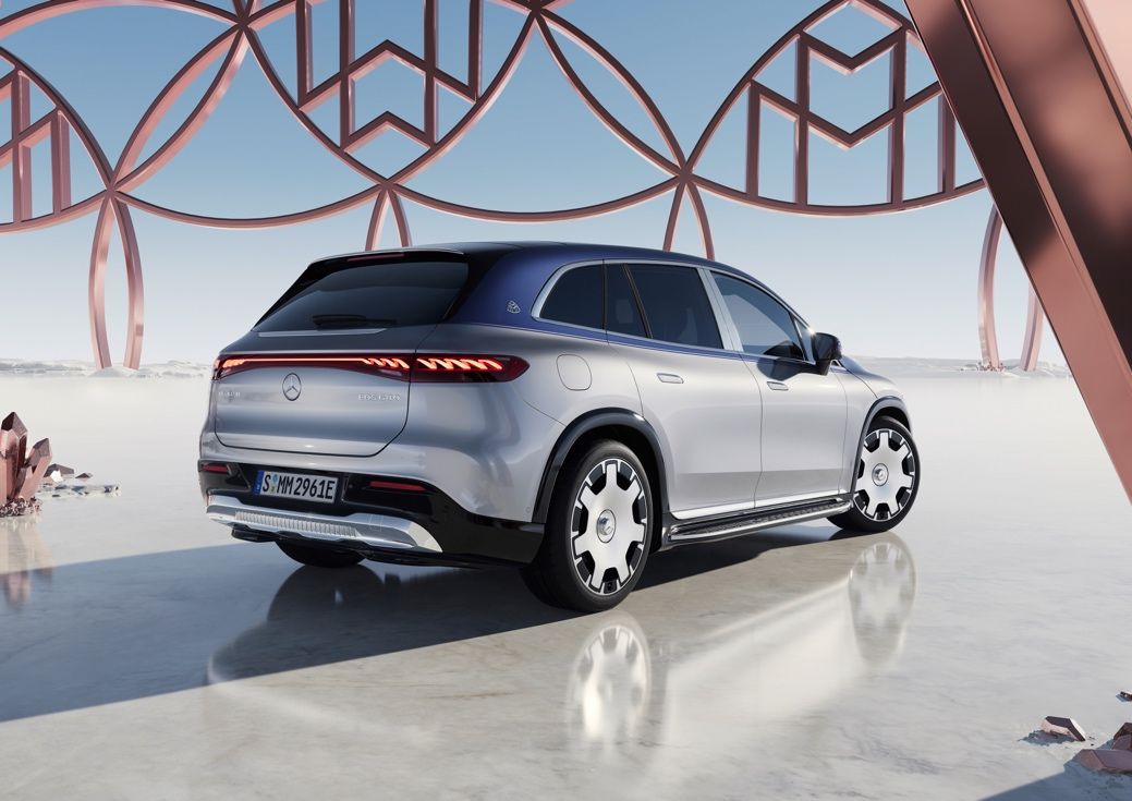 全新梅赛德斯-迈巴赫EQS纯电SUV：至臻加电，豪华加码