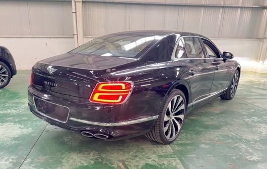 2023款宾利飞驰4.0V8雅度版提立省50万 