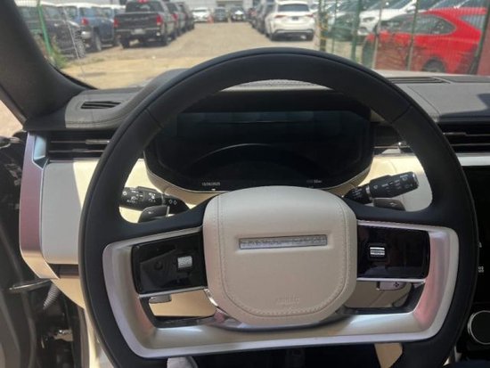 23款路虎揽胜行政4.4T汽油长轴7座售价 