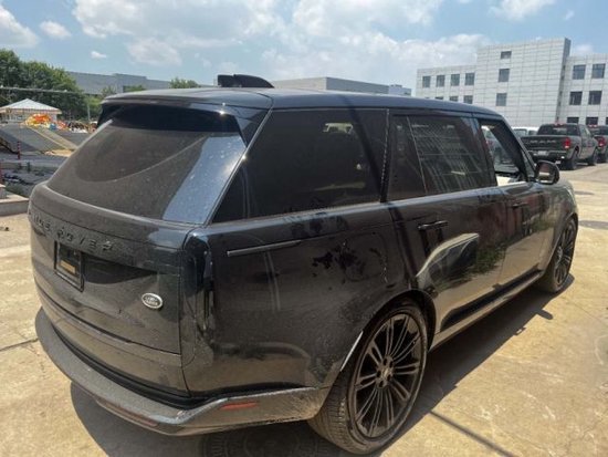 23款路虎揽胜行政4.4T汽油长轴7座售价 