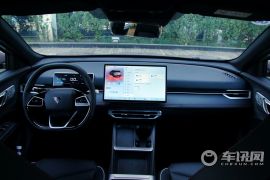 合众汽车-哪吒X