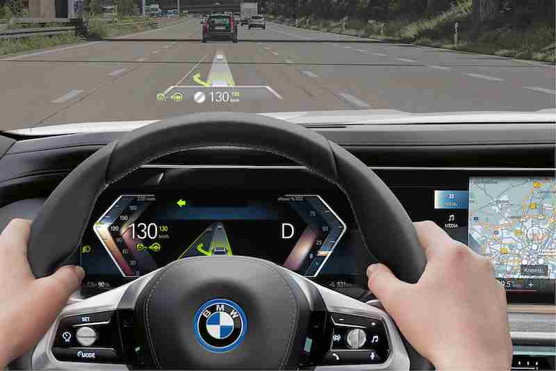 BMW新世代概念车搭载全景视域桥 带来全新交互体验