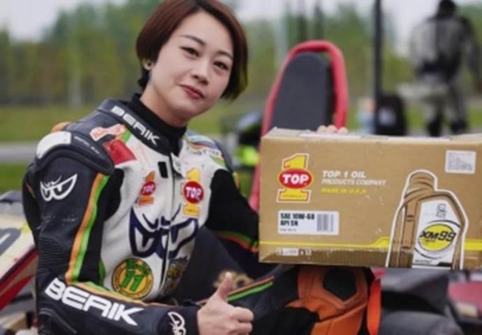 突破（TOP1）车手陈玲征战从化赛车节， 拿下2024年首冠