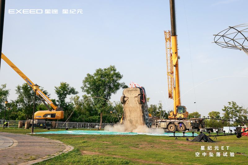 售价18.98万元起，星纪元ET上市，增程、纯电双箭齐发