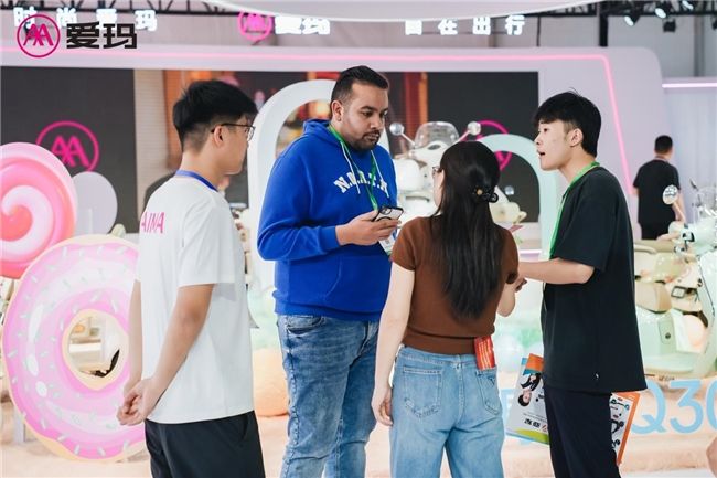 爱玛科技亮相第十五届丰县电动车展会全力打造绿色出行全新增长点