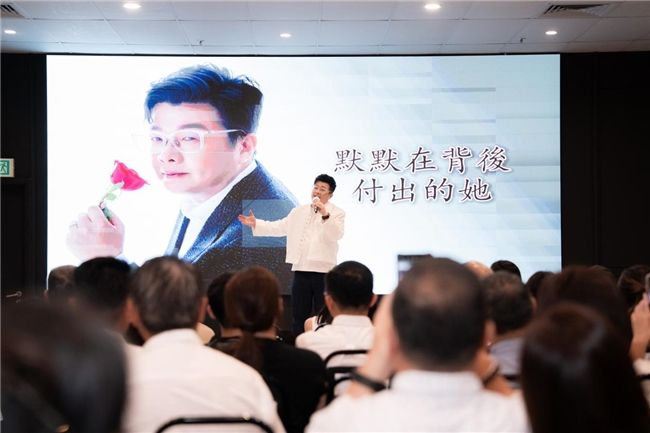 颜生建推出情歌《爱我的最懂我》 深情献致挚爱庆结婚20载