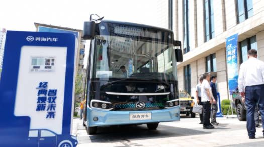 黄海汽车2025新产品品鉴会：经典焕新 智驭未来