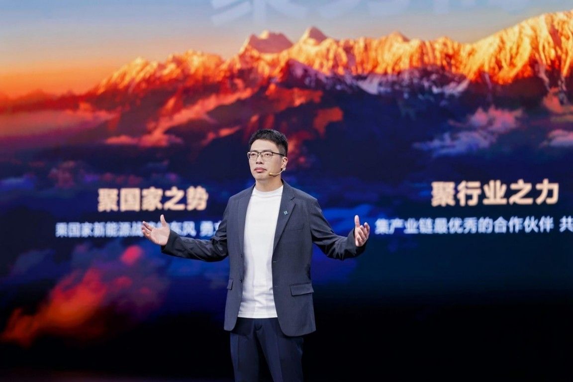 奕派eπ008六座版正式焕新上市 每座都有黑科技