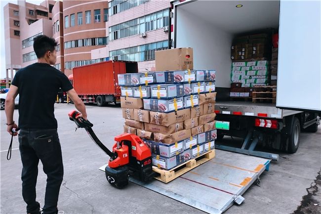 江淮新能源轻卡ES9：智能温控系统攻克冬夏续航难题保障运输效能