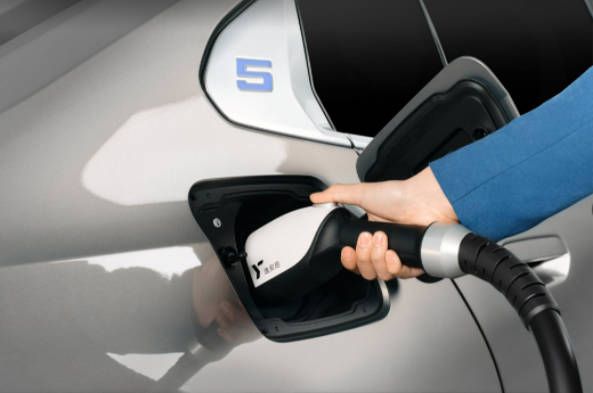 逸安启超充800kW二代桩上线，充电步入分钟级时代