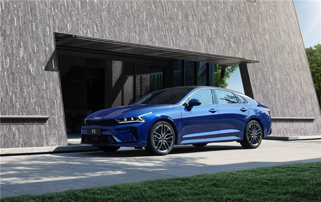 十几万买什么轿车好？2025款起亚K5实力诠释越级魅力