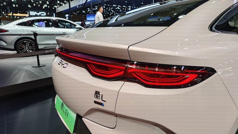 比亚迪秦L EV云辇版上市 限时10.98万起，天神之眼+云辇C底盘