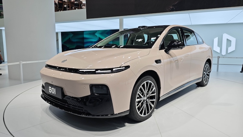 零跑B01万台交付 B10摩根粉成都车展首亮相