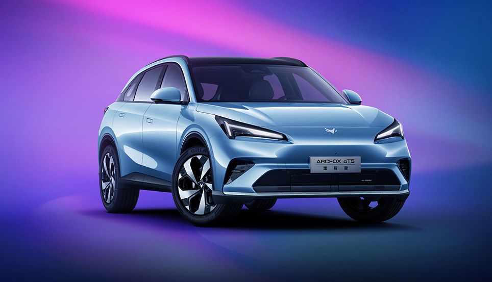 增程/纯电双动力 极狐全新阿尔法T5预售12.38万起