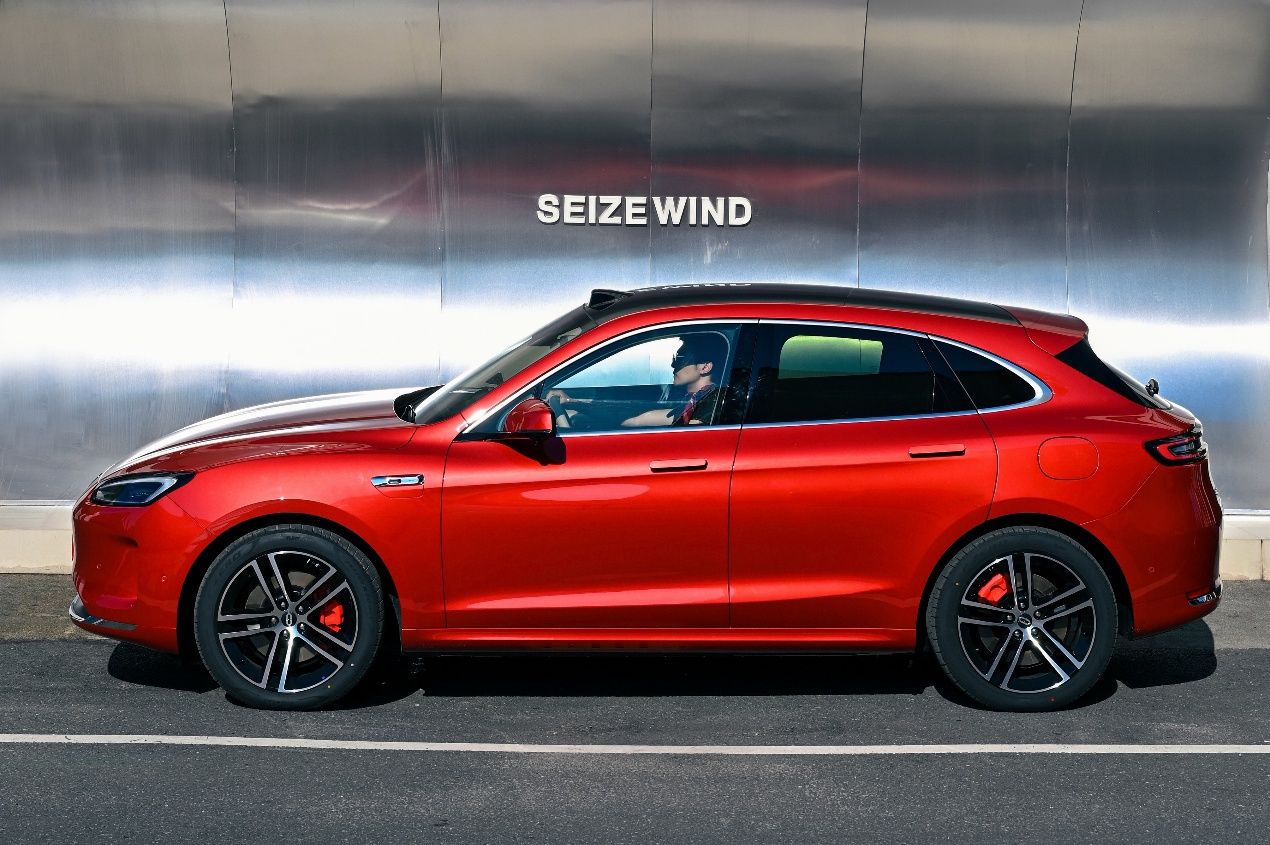 辅助驾驶与安全双线对决，问界新M5 Ultra为何更懂中国消费者？