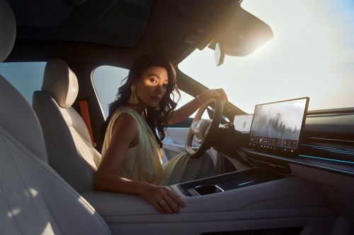 15万想要“动力够、配置满”的新能源车?东风奕派eπ007就是答案