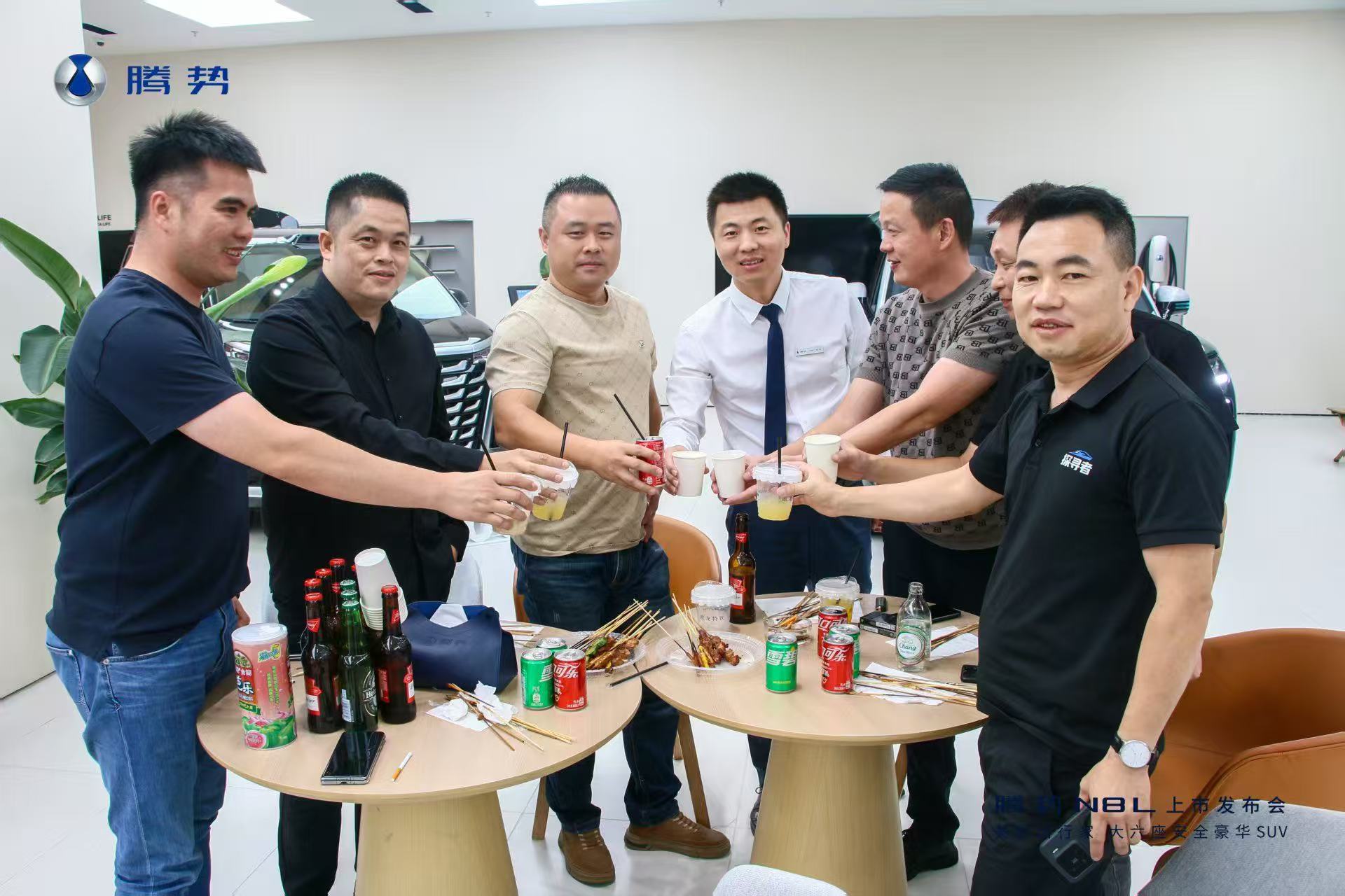 大六座安全豪华 SUV 腾势N8L厦门欧龙上市会