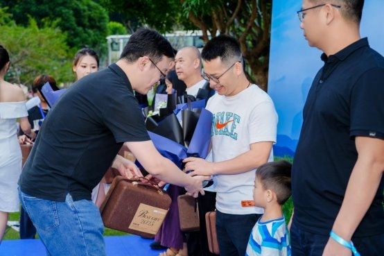 深圳车主的快乐时刻！吉利银河M9交付尊享日圆满收官