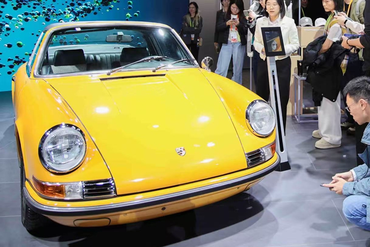 再赴进博之约 大众汽车集团前沿科技点亮出行未来