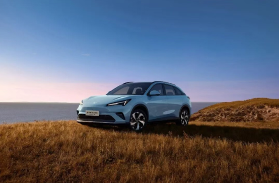 车联天下AL-A1舱驾融合域控，随极狐阿尔法T5开启量产新征程