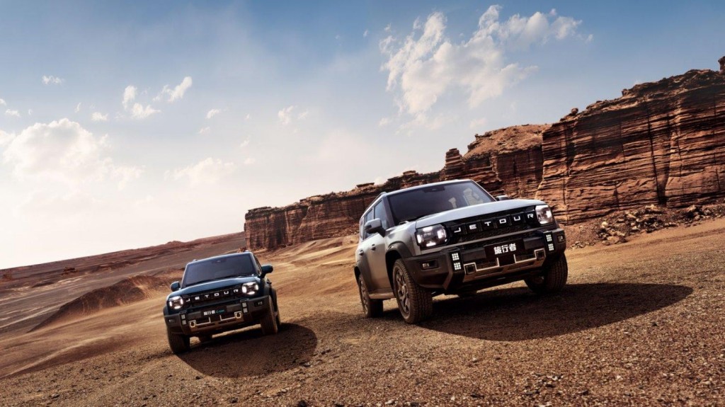 12.49萬起！捷途旅行者雙車上市：燃油/電混+華為智駕