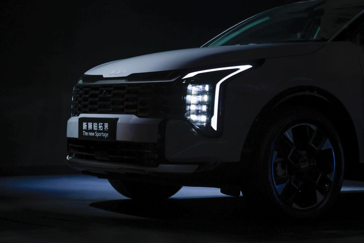 李娜代言新狮铂拓界 起亚携全明星车型闪耀广州车展