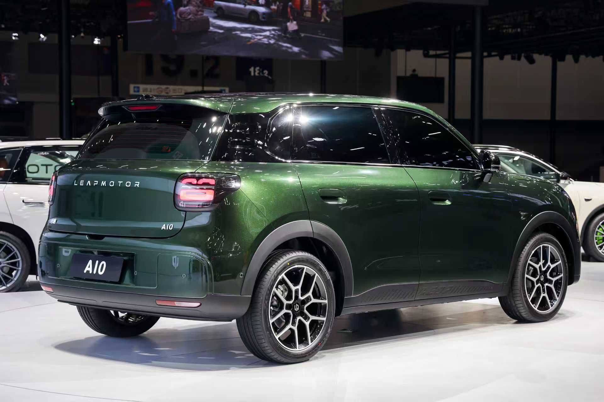 2025廣州車展：零跑A10正式亮相并開(kāi)啟盲訂