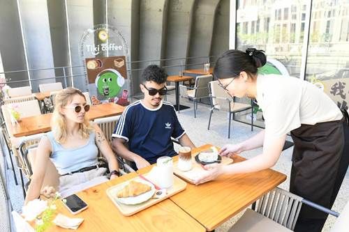 易捷咖啡全国门店破1500家 携手先正达深化全球供应链布局