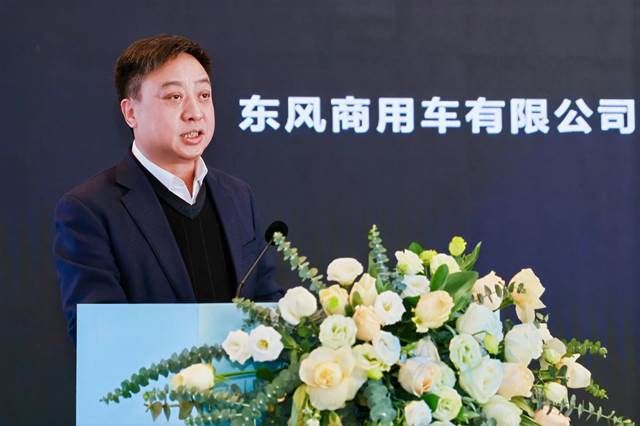 30台兆瓦超充重卡交付！东风&华为共建兆瓦超充生态