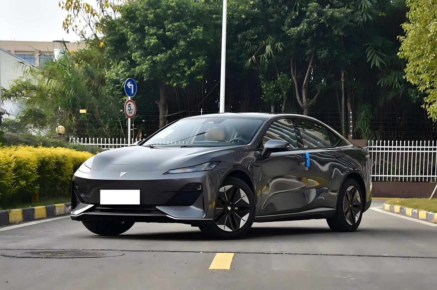 深蓝SL03全系热销中 限时优惠达1.5万  