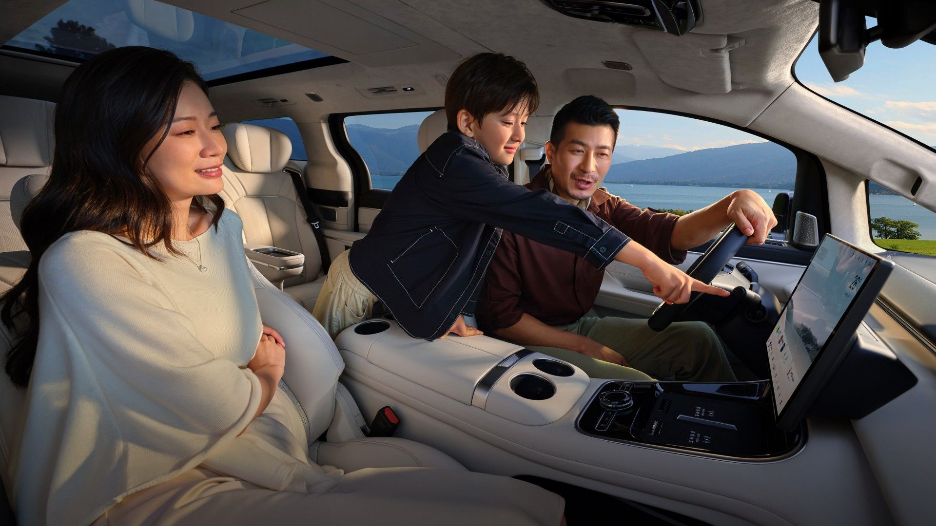 吉利银河V900预售31.98万起 推3款车型/定位旗舰MPV