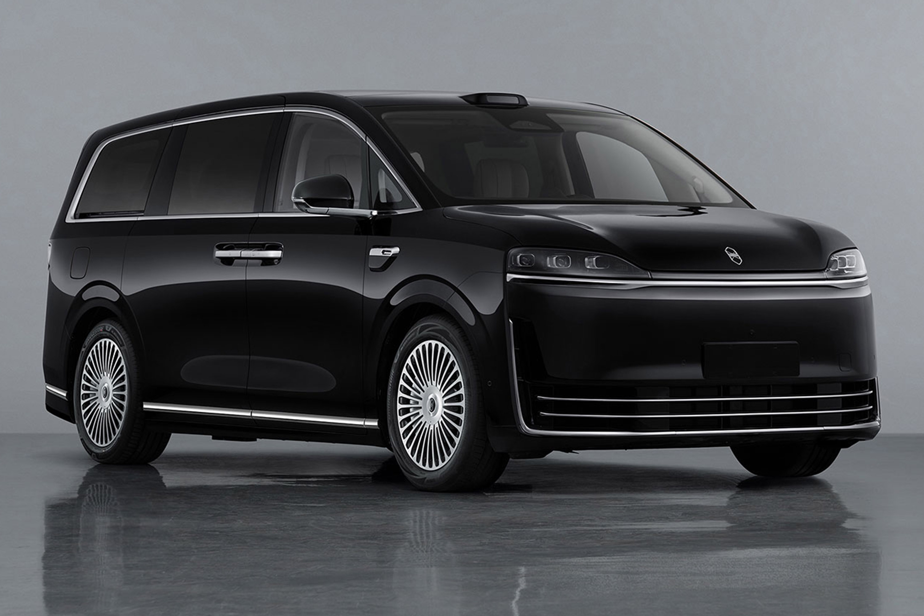 鸿蒙智行首款MPV智界V9申报信息公布 将于春季正式推出