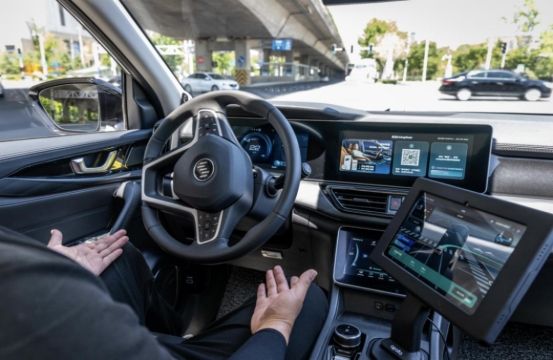 重塑AI战局：当巨头困于“写诗作画”，一条赛道正悄然定义未来