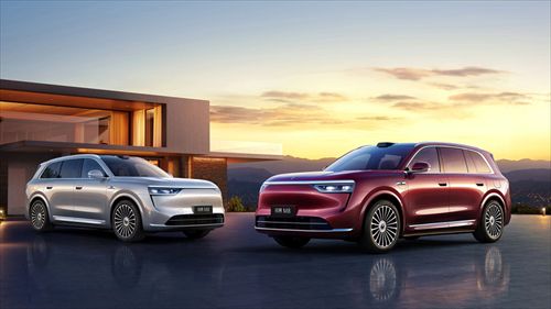 全维实力守护,共赴美好新程!问界M8让返程之路从容温暖