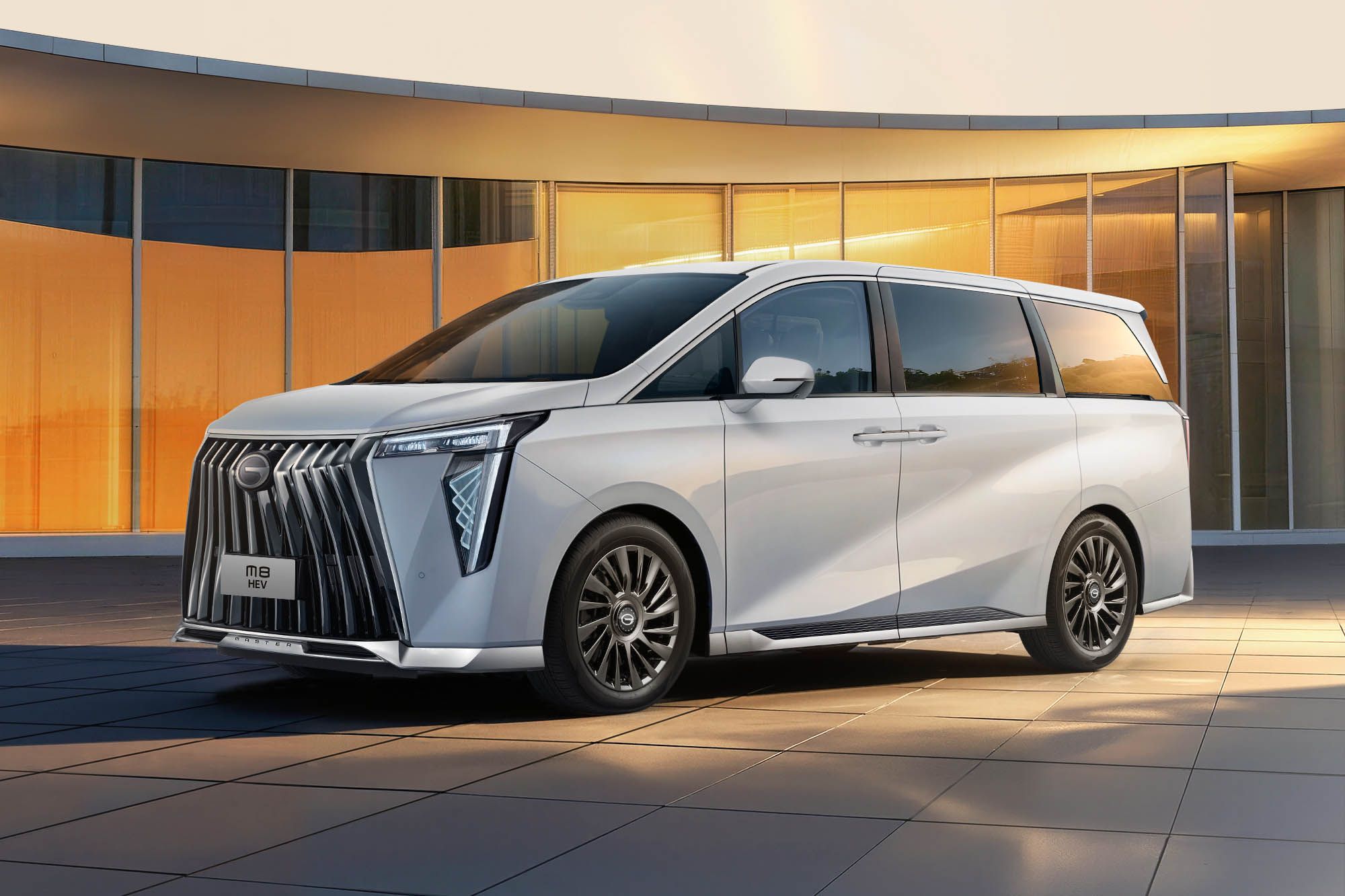 2026款传祺M8 HEV上市，政企双补价19.78万元起