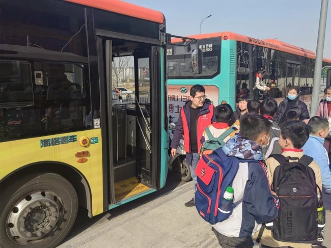 从“家门口”直达“校门口”：苏州金龙开启智慧护学新模式