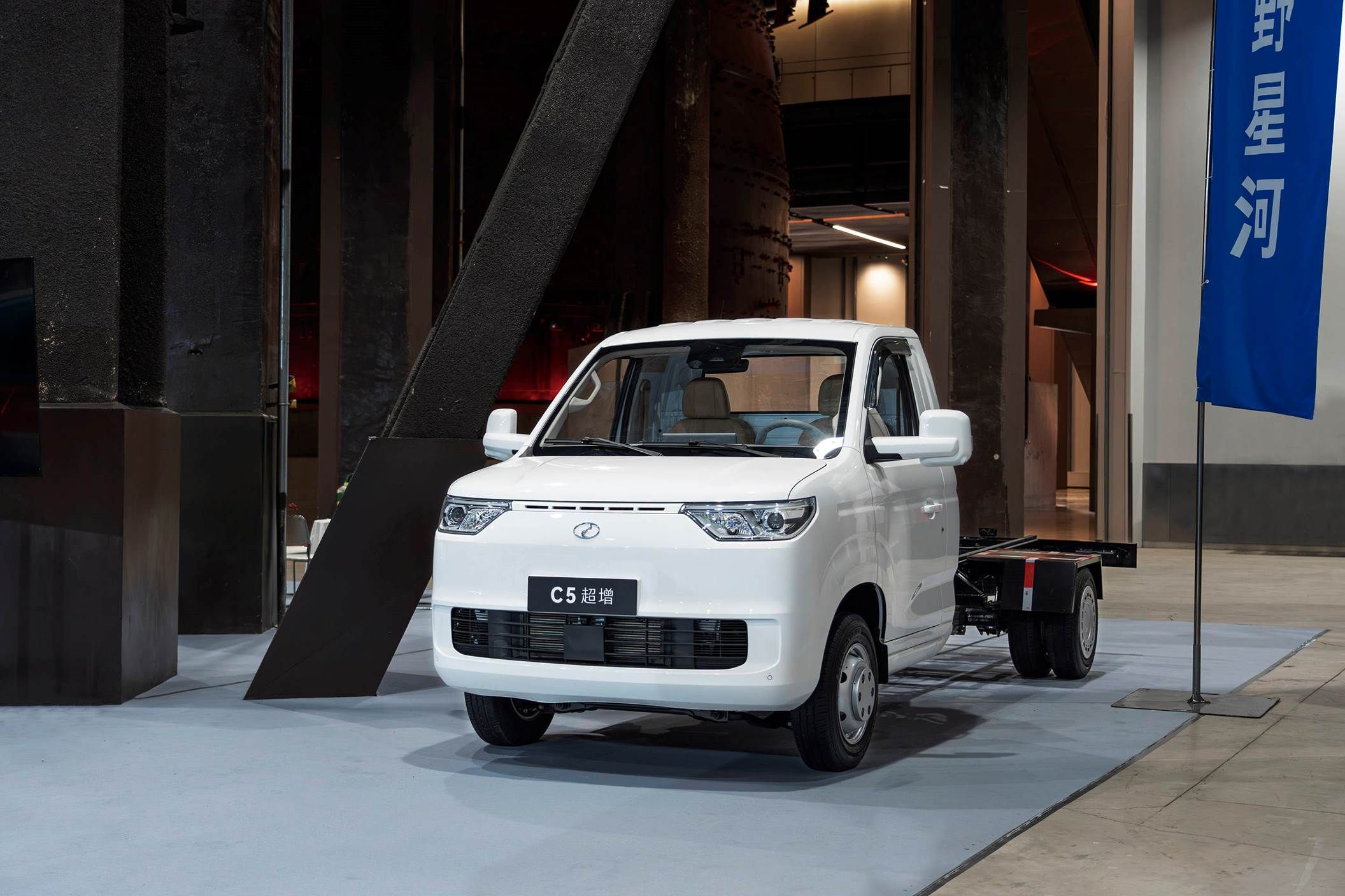 牧野星河亮相第27届北京国际房车展原厂房车时光19.99万起预售