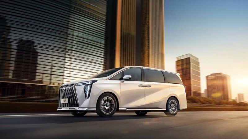 “一字头”MPV为什么如此火爆？2026款M8 HEV成中国家庭首选