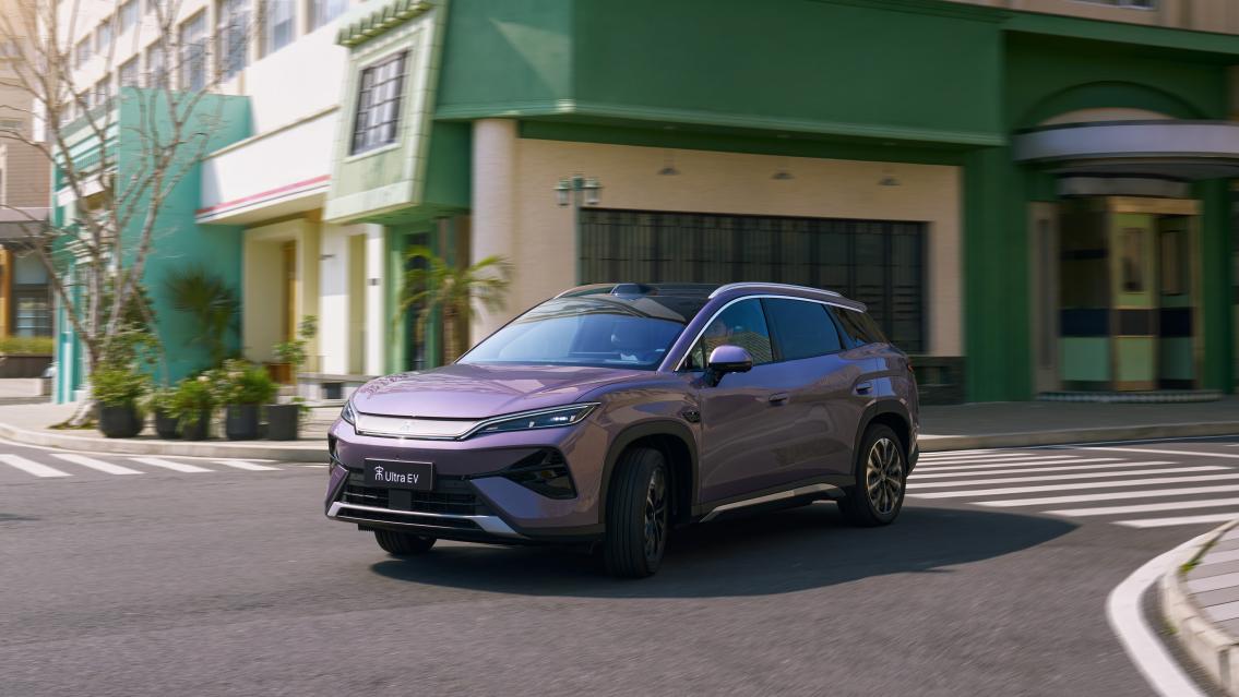 15.19万元起 比亚迪宋Ultra EV开启B级SUV闪充时代