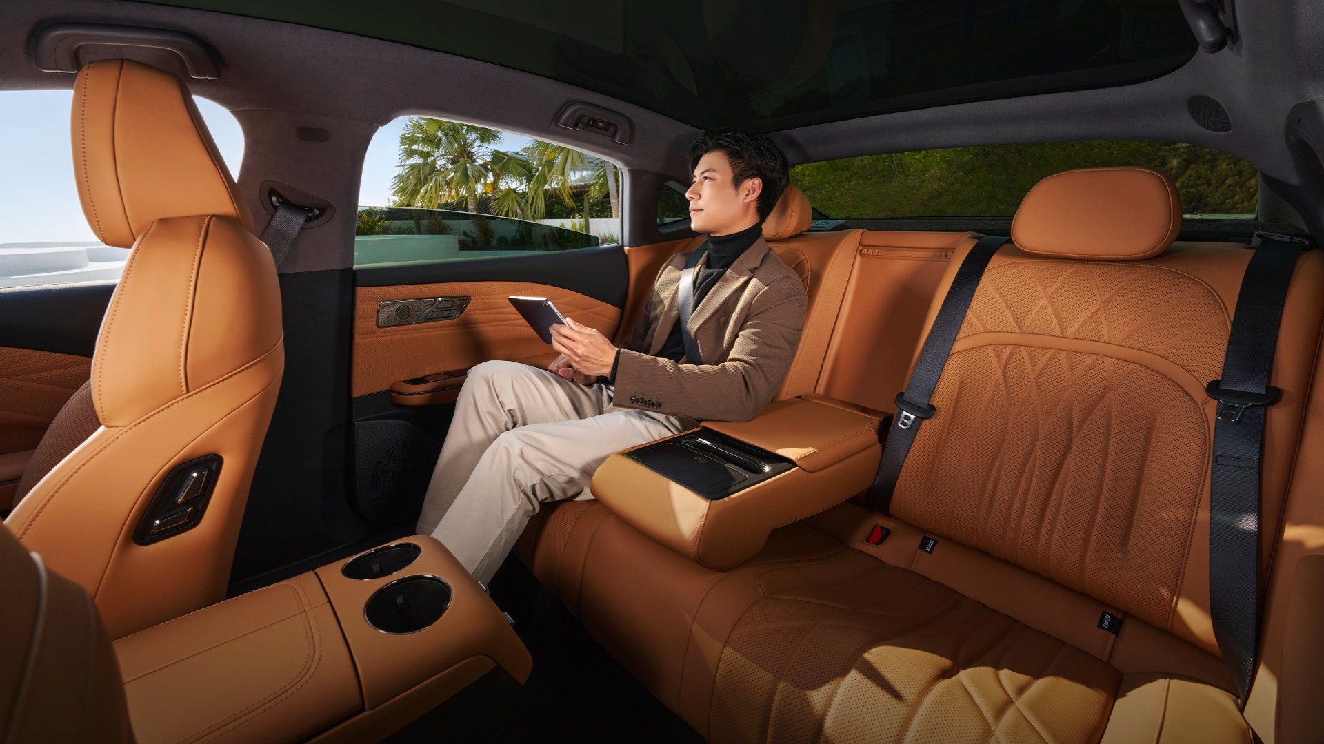 吉利银河星耀8远航家上市,限时先享价12.58万-14.88万元