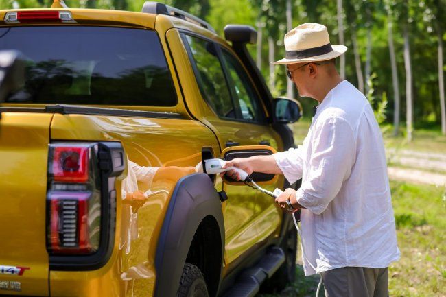 解锁春日N种出行浪漫，从拥有一辆山海炮Hi4-T开始