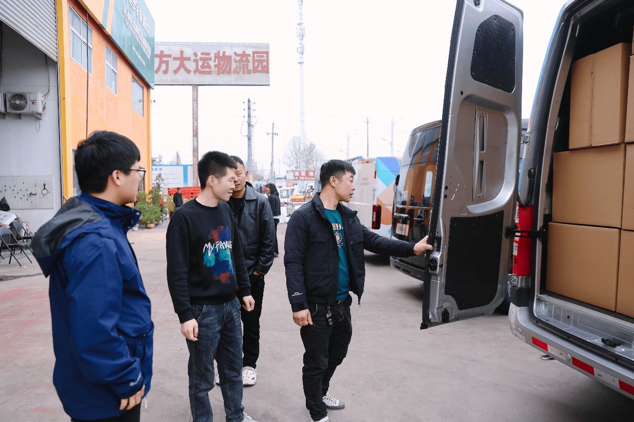 图雅诺风景百城快闪走进郑州全新升级演绎城配物流全场景解决方案