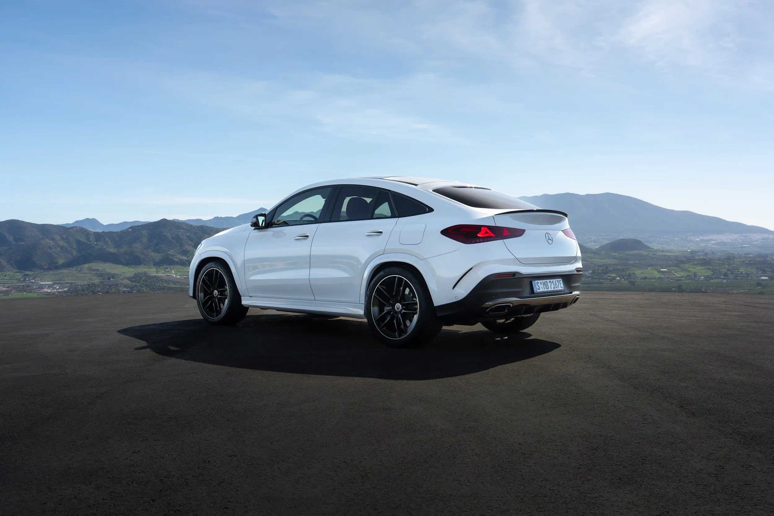 新一代梅赛德斯-奔驰GLE与GLE 53家族迎来全球首秀