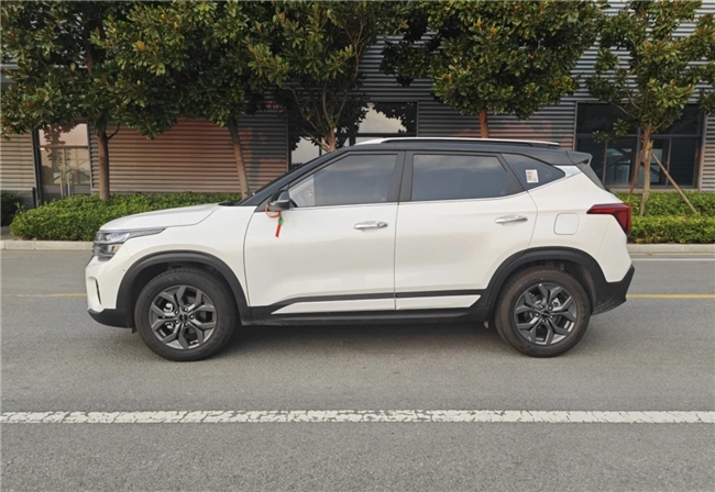 9万级SUV起亚赛图斯，通勤开它太香了  