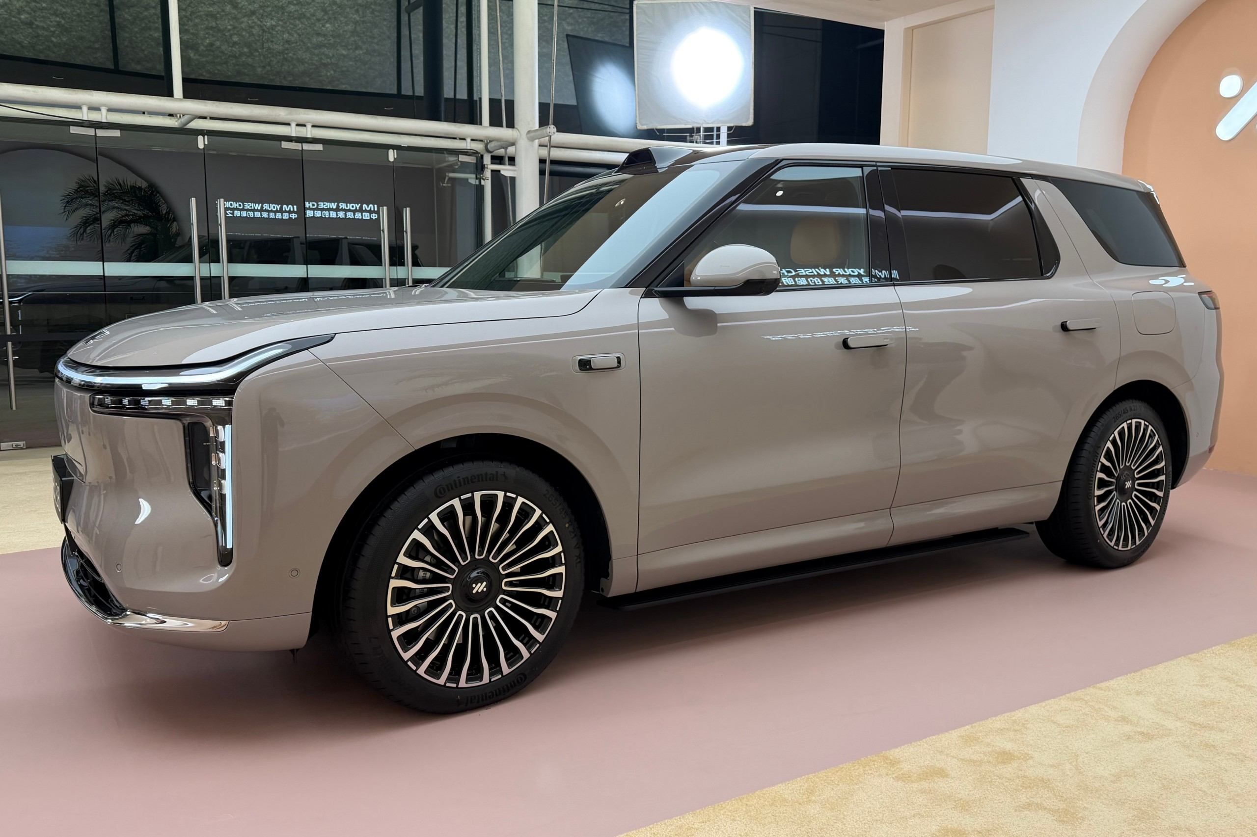 智己LS8正式上市，售价24.98万-29.98万元