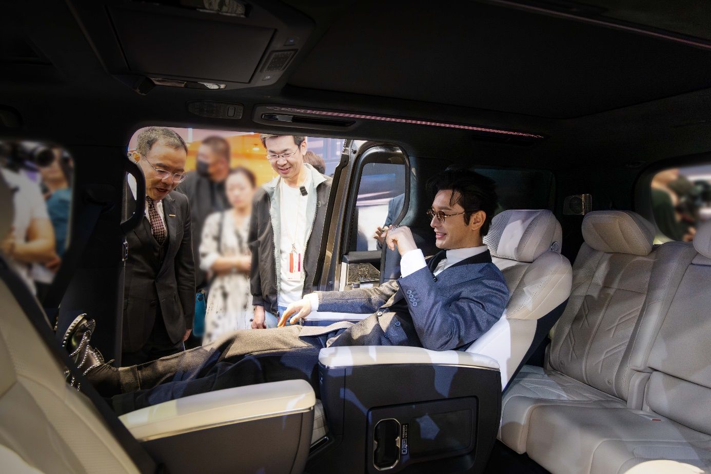 极氪豪华阵容引爆北京车展中国品牌取代豪华成为高端市场主导力量