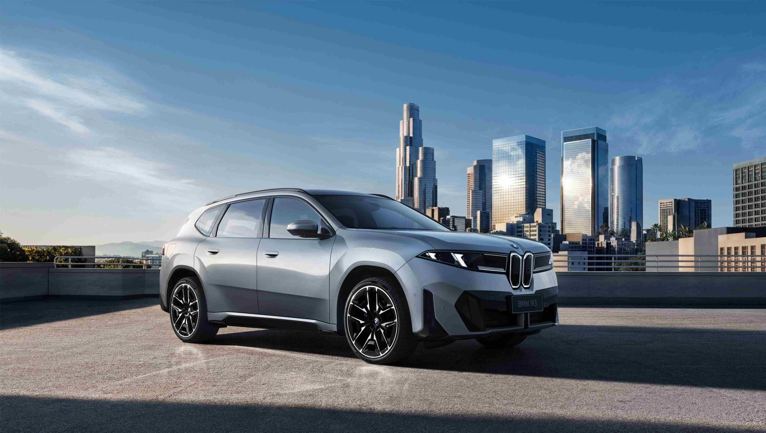 新世代BMW iX3长轴距版诠释“可持续的豪华”