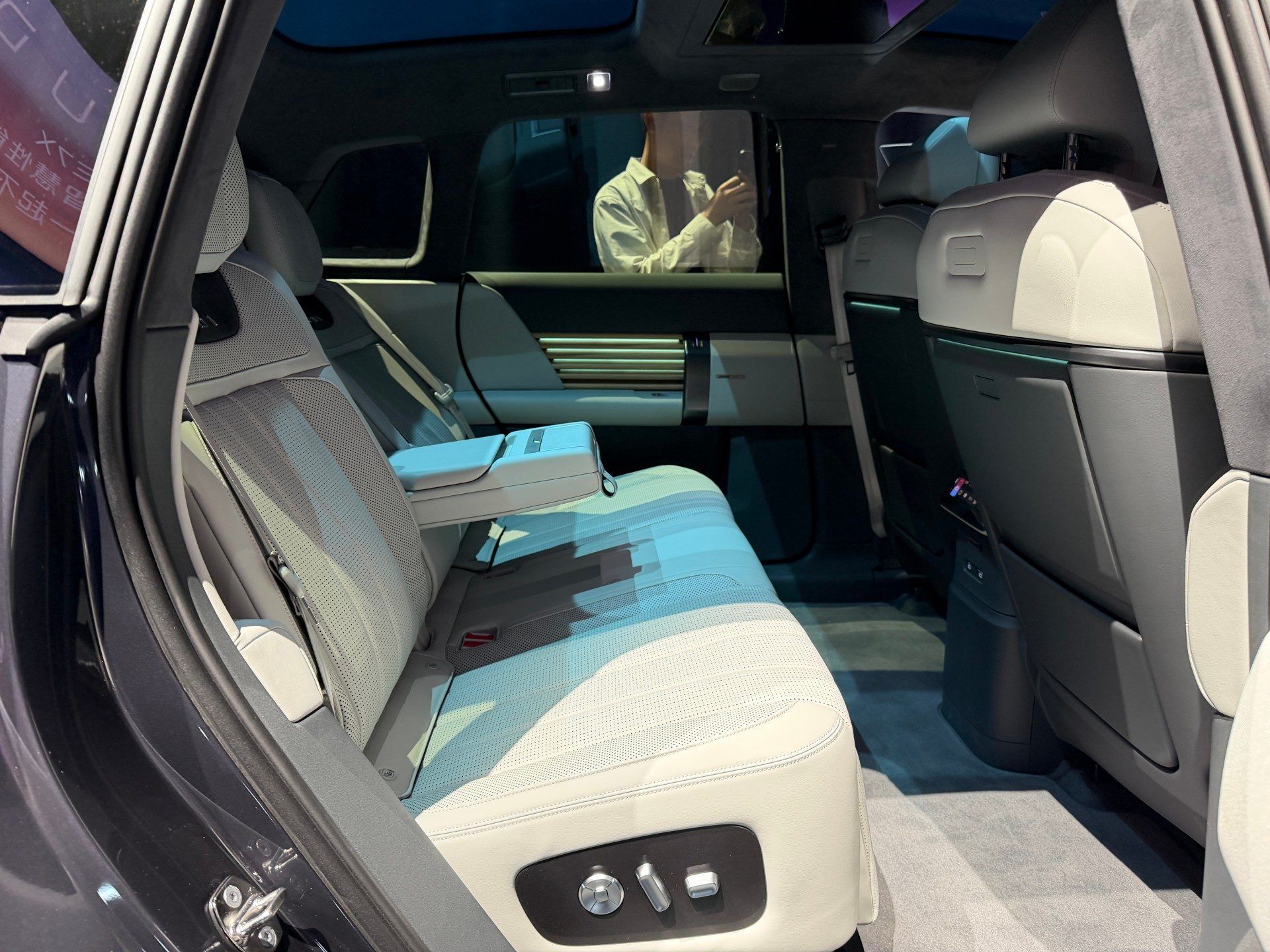 奥迪E7X开启预售,推5款车型/限时28.98万元起